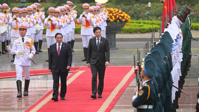 Thủ tướng Phạm Minh Chính chủ trì lễ đón Thủ tướng Singapore Lawrence Wong