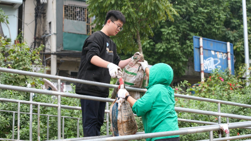 Thanh niên Hà Nội hành động để 'Hà Nội xanh'