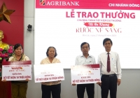 Agribank Đông Long An trao 86 giải thưởng ‘Tết an Khang - Rước xế sang’