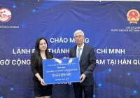 Trao tặng tủ sách tiếng Việt cho cộng đồng người Việt Nam tại Hàn Quốc