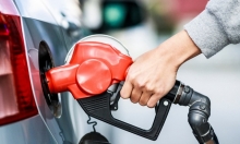 Giá xăng dầu hôm nay 9/5/2024: Xăng RON 95 giảm gần 1.500 đồng
