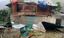 41 nhà dân bị tốc mái vì giông lốc tại huyện nghèo nhất tỉnh