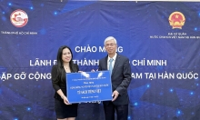 Trao tặng tủ sách tiếng Việt cho cộng đồng người Việt Nam tại Hàn Quốc