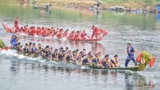 Sôi động lễ hội đua thuyền trên sông Lô