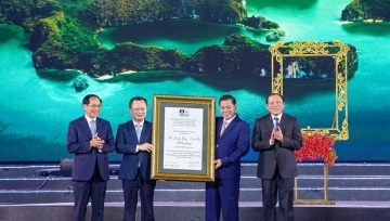 Vịnh Hạ Long - quần đảo Cát Bà đón nhận danh hiệu Di sản thế giới