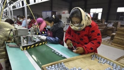 Sếp Trung Quốc treo thưởng níu chân công nhân dịp Tết