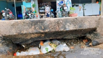 Chống ngập lụt tại TP.HCM: Ngăn xả rác cũng là chống ngập