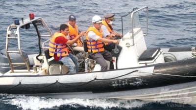 Kiểm ngư vùng V với 300 ngày bám biển cùng ngư dân chống khai thác IUU