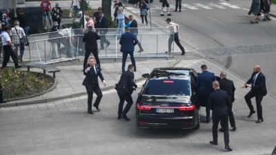 Video: Nghi phạm rút súng ám sát Thủ tướng Slovakia