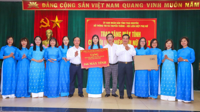 Trao tặng hơn 160 máy tính cho Hội Liên hiệp Phụ nữ cấp xã