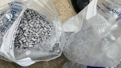 Bắt nhóm tội phạm tàng trữ hơn 10kg ma túy tổng hợp