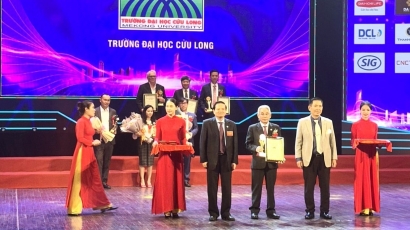 Trường Đại học Cửu Long nhận giải thưởng Top 20 Thương hiệu vàng