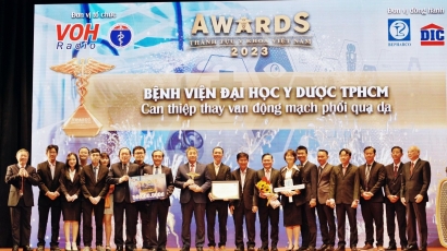 Bệnh viện Đại học Y Dược TP.HCM nhận giải Thành tựu y khoa Việt Nam 2023