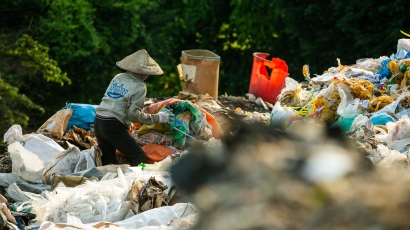 Mưu sinh ở làng tái chế rác nhựa [Bài 3]: Tử thần rình rập