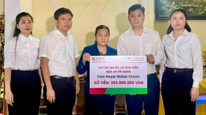 Bảo hiểm Agribank Phú Thọ chi trả 352 triệu đồng quyền lợi cho khách hàng