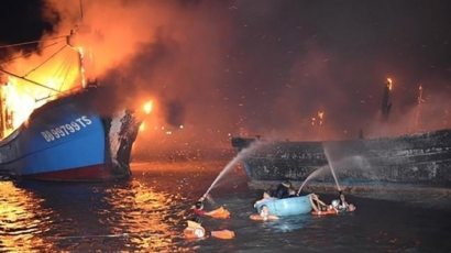 Tàu cá 18,5 tỷ vừa đóng đã cháy rụi, ngư dân cầu cứu tỉnh Bình Định