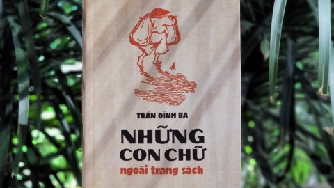 Những con chữ ngoài trang sách hé lộ văn hóa đọc của người Việt