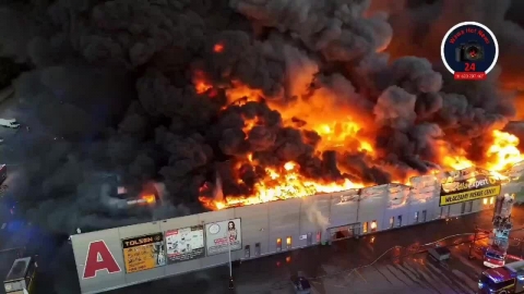 Cháy trung tâm thương mại ở Ba Lan có nhiều tiểu thương Việt