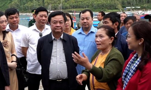Bộ trưởng Lê Minh Hoan muốn ngư dân biến tàu cá thành điểm du lịch
