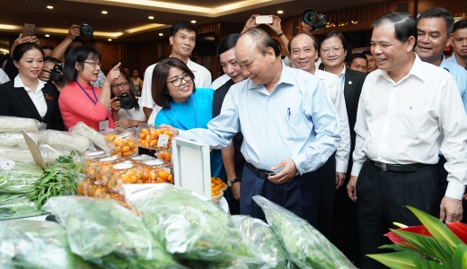 Thủ tướng Nguyễn Xuân Phúc đối thoại với nông dân Việt Nam lần thứ ba