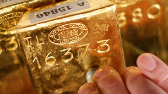 Điều gì gây ra sự biến động của giá vàng 9999 trong thời gian gần đây?
