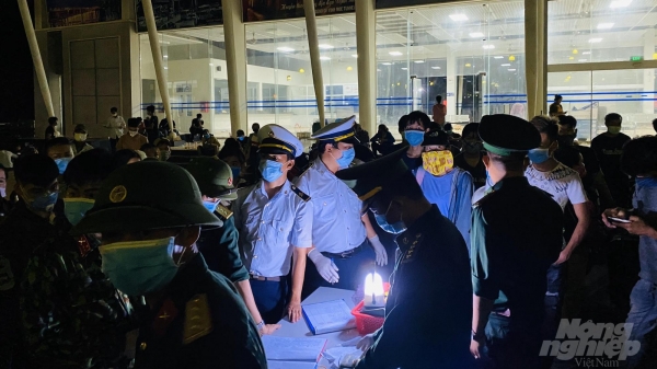 Cho phép 3 công dân Lào nhập cảnh vào Việt Nam để chữa bệnh