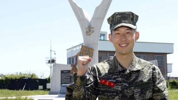 Bắn súng giỏi, sao Ngoại hạng Son Heung-min tốt nghiệp quân sự loại ưu