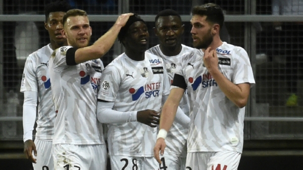 Hủy mùa giải, Ban tổ chức Ligue 1 bị kiện