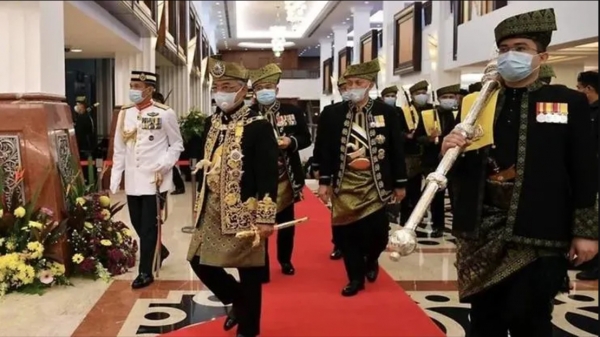 Quốc vương Malaysia đe: 'Đừng khuấy động khủng hoảng chính trị'