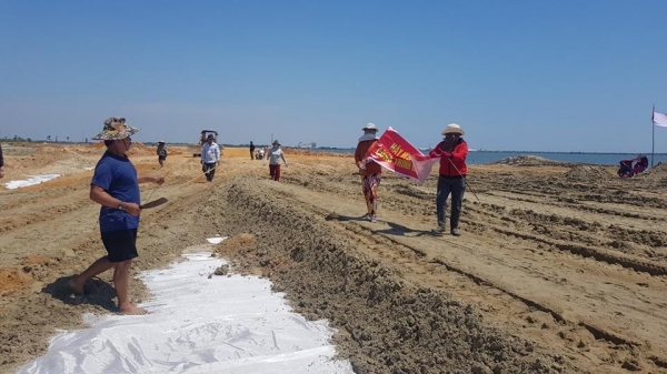 Người dân phản đối dự án lấp vịnh An Hòa