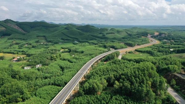 Quốc hội xem xét chuyển 3 dự án tuyến cao tốc Bắc-Nam sang đầu tư công
