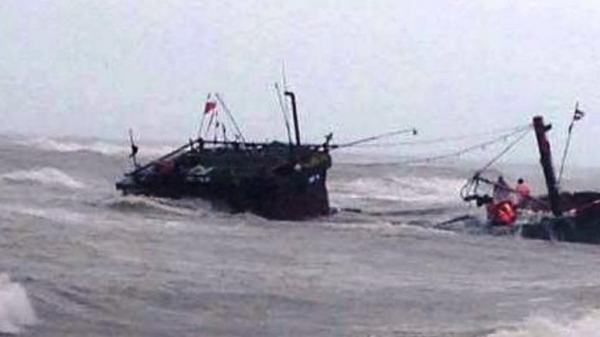 Va chạm tàu cá trên biển khiến 2 người chết và mất tích
