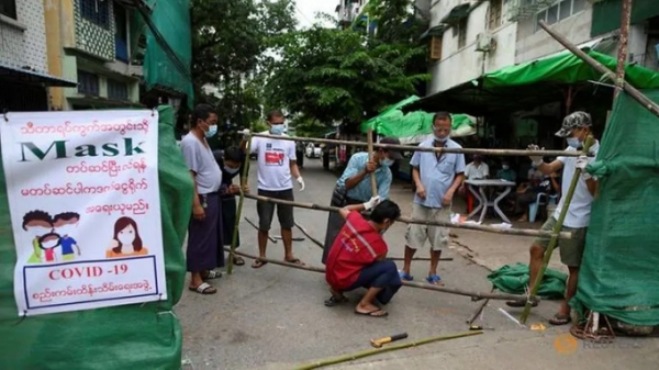 Myanmar: Dân rào phố chặn Covid-19