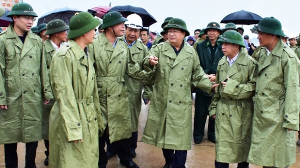 Phó Thủ tướng Trịnh Đình Dũng: Bão mạnh, đi nhanh, không được chủ quan