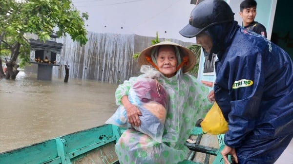 Quảng Nam: Đi thuyền trong phố và đã có thiệt hại về người