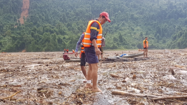 Khẩn trương tìm kiếm, cứu hộ người gặp nạn ở Quảng Nam do bão số 9
