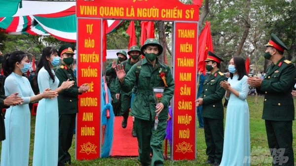 Hơn 2.500 thanh niên Nam Định lên đường nhập ngũ