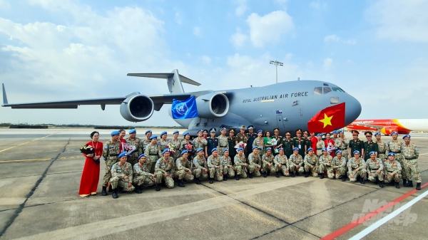 Máy bay Quân sự Úc đón Quân y Việt Nam lên đường gìn giữ hòa bình