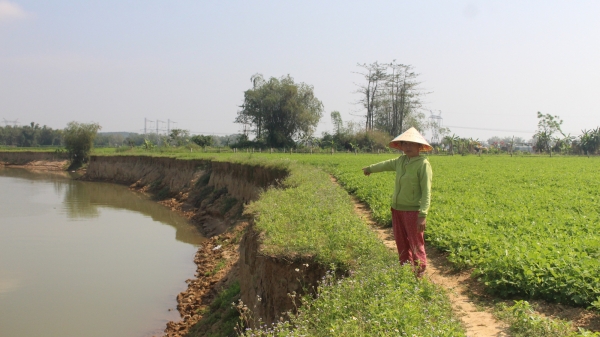 Lo 'hà bá' nuốt đất đai, hoa màu