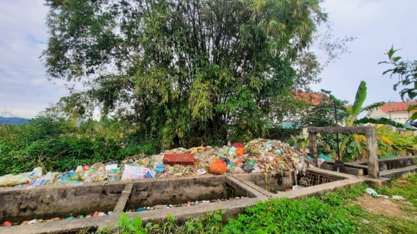 Quảng Yên: Rác thải ngập kênh nội đồng