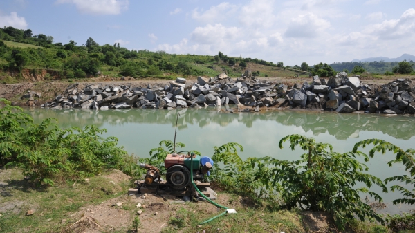 Sông Hinh xử lý cán bộ buông lỏng để khai thác khoáng sản trái phép