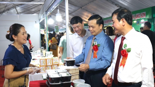 Hội chợ quy mô cấp vùng lần đầu tiên tổ chức tại Cao Bằng