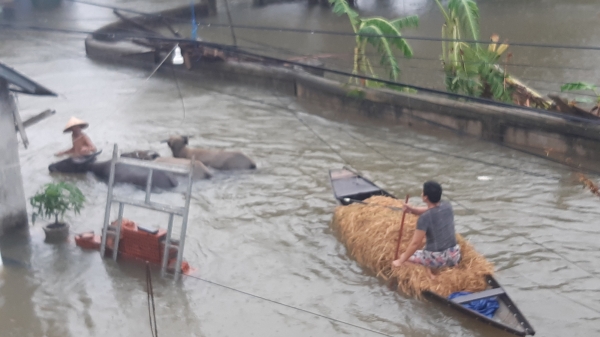 Thừa Thiên - Huế: Nhiều nơi vẫn tiếp tục ngập sâu