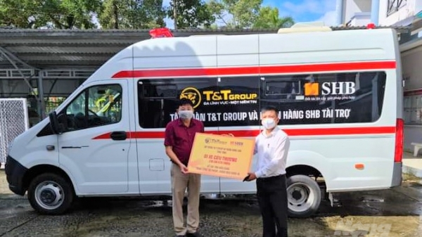 Doanh nghiệp tặng xe cứu thương hỗ trợ Kiên Giang phòng chống dịch Covid-19