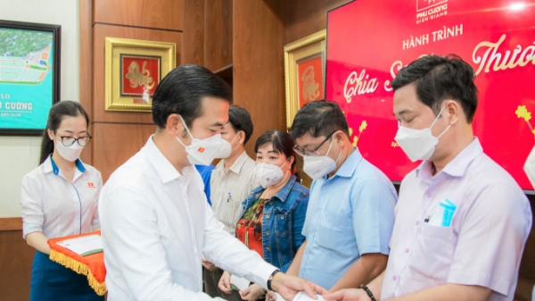 Phú Cường Kiên Giang dành 1,5 tỷ tặng quà tết cho người nghèo
