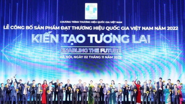 Tổng Công ty Sông Gianh nhận Thương hiệu Quốc gia Việt Nam