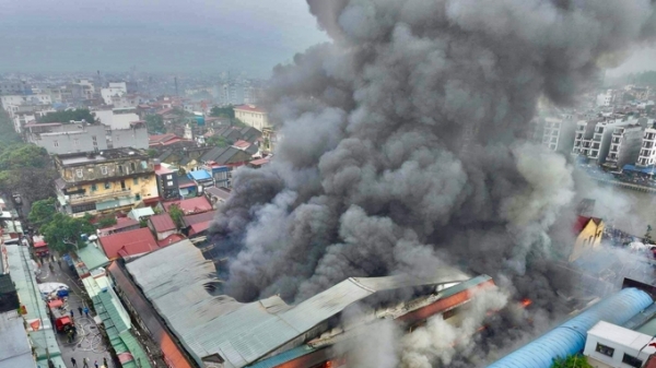 Chủ tịch Hải Phòng yêu cầu làm rõ trách nhiệm trong vụ cháy chợ Tam Bạc