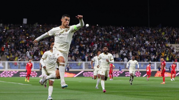 Cristiano Ronaldo lập hattrick siêu đẳng cho Al Nassr
