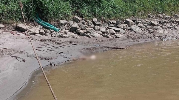 Tin mới nhất về vụ thi thể phụ nữ phân hủy trên sông Hồng