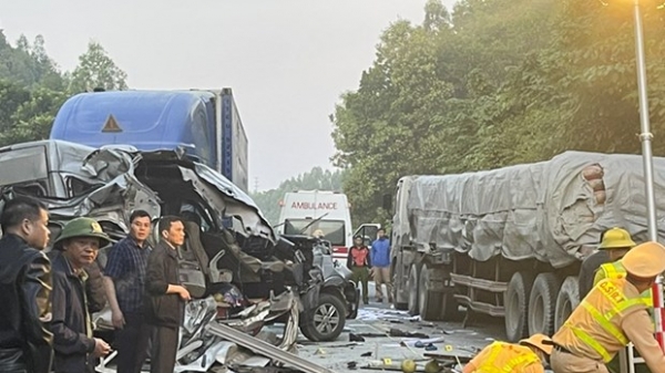 Tai nạn giao thông khiến 5 người tử vong, 9 người bị thương